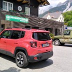 Mein Renegade vor der "Bergretter" Station in der Ramsau am Dachstein